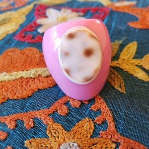 Vintage Mod Chunky Ring Acrylic Seashell 1970s